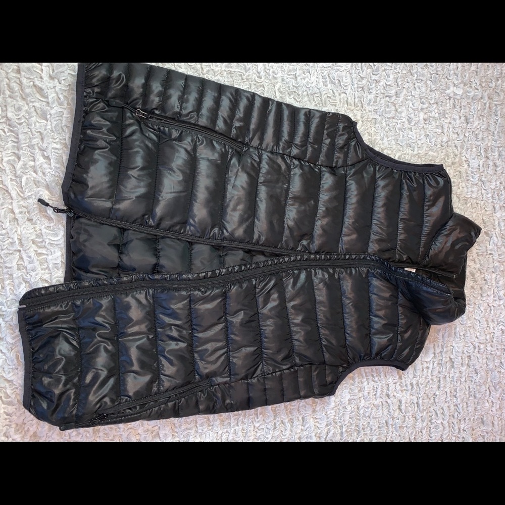 NEVER WORN Black Puffy Vest